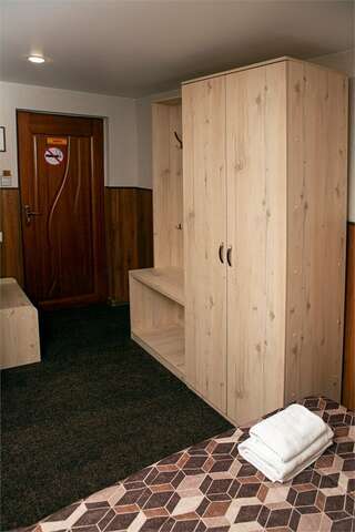 Гостиница Юрта Улан-Удэ Стандарт однокомнатный с двумя двухспальными кроватями   (№1,3, 9)-2